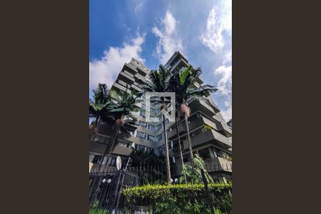 Apartamento à venda com 152m², 3 quartos e 3 vagasFachada