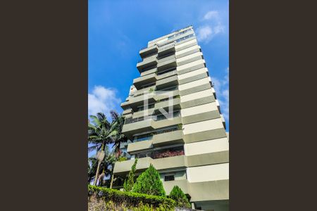 Apartamento à venda com 152m², 3 quartos e 3 vagasFachada