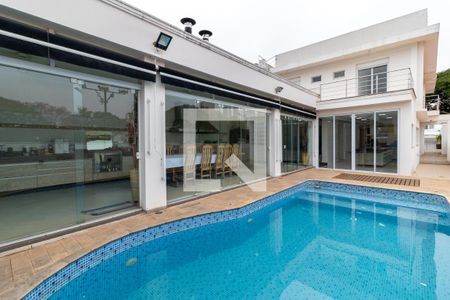 Casa à venda com 700m², 3 quartos e 8 vagasPiscina