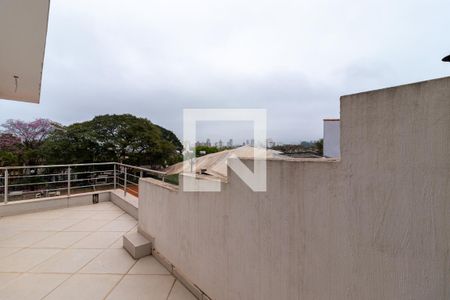 Casa à venda com 700m², 3 quartos e 8 vagasVaranda da Suíte 2 e 3