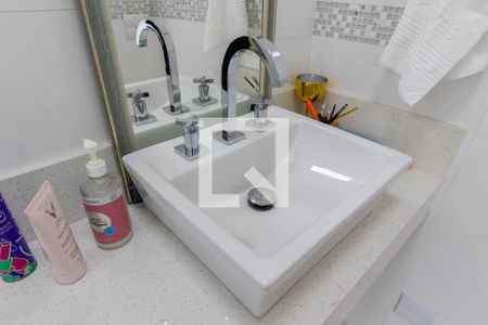 Casa à venda com 700m², 3 quartos e 8 vagasBanheiro da Suíte 2