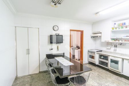 Casa à venda com 300m², 4 quartos e 5 vagas Casa à venda com 300m², 4 quartos e 5 vagasCozinha