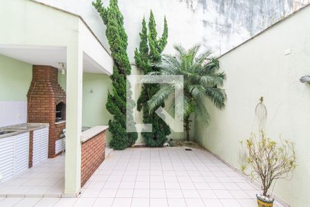 Casa à venda com 300m², 4 quartos e 5 vagas Casa à venda com 300m², 4 quartos e 5 vagasQuintal