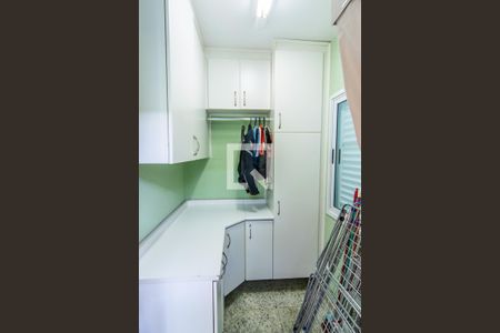 Casa à venda com 300m², 4 quartos e 5 vagas Casa à venda com 300m², 4 quartos e 5 vagasÁrea de Serviço