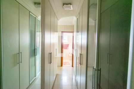 Casa à venda com 300m², 4 quartos e 5 vagas Casa à venda com 300m², 4 quartos e 5 vagasSuíte 1