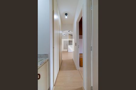 Corredor de apartamento à venda com 2 quartos, 50m² em Higienópolis, São Paulo