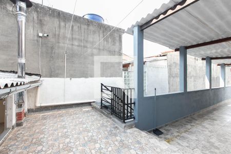 Casa à venda com 100m², 2 quartos e 3 vagas Casa à venda com 100m², 2 quartos e 3 vagasQuintal
