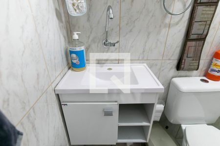 Casa à venda com 100m², 2 quartos e 3 vagas Casa à venda com 100m², 2 quartos e 3 vagasDetalhe banheiro