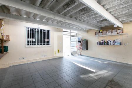Casa à venda com 100m², 2 quartos e 3 vagas Casa à venda com 100m², 2 quartos e 3 vagasGaragem