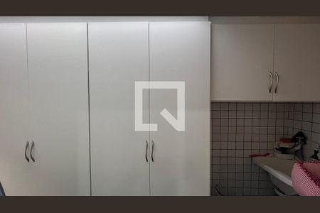 Casa à venda com 350m², 4 quartos e 2 vagasLavanderia