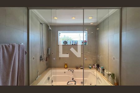 Casa à venda com 350m², 4 quartos e 2 vagasBanheiro da Suíte Master