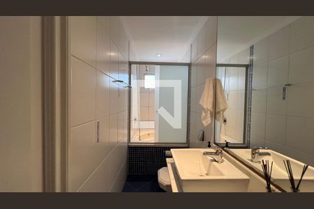 Casa à venda com 350m², 4 quartos e 2 vagasBanheiro da Suíte 1