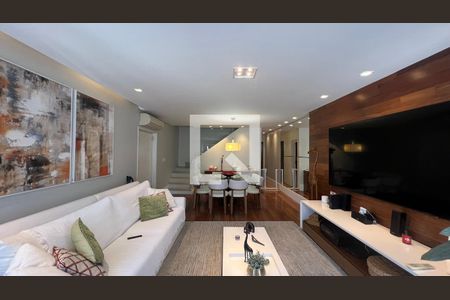 Casa à venda com 350m², 4 quartos e 2 vagasSala de TV