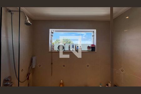 Casa à venda com 350m², 4 quartos e 2 vagasBanheiro da Suíte Master