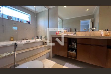 Casa à venda com 350m², 4 quartos e 2 vagasBanheiro da Suíte Master