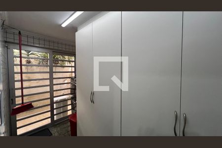 Casa à venda com 350m², 4 quartos e 2 vagasLavanderia