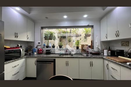 Casa à venda com 350m², 4 quartos e 2 vagasCozinha