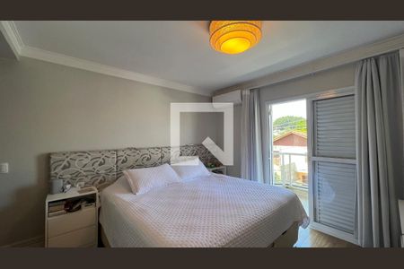 Casa à venda com 350m², 4 quartos e 2 vagasSuite Master