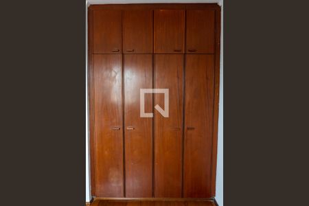 Apartamento à venda com 90m², 4 quartos e 2 vagas Apartamento à venda com 90m², 4 quartos e 2 vagasQuarto 2 - Armários