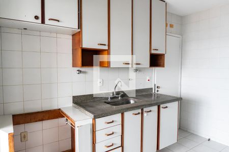 Apartamento à venda com 90m², 4 quartos e 2 vagas Apartamento à venda com 90m², 4 quartos e 2 vagasCozinha