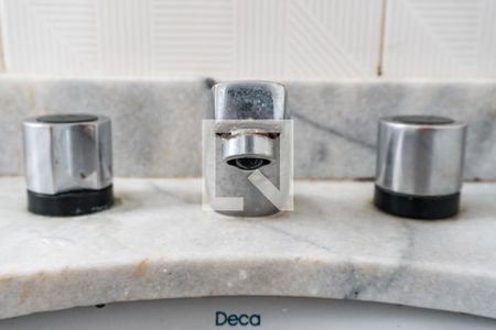 Apartamento à venda com 90m², 4 quartos e 2 vagas Apartamento à venda com 90m², 4 quartos e 2 vagasBanheiro Social - Torneira