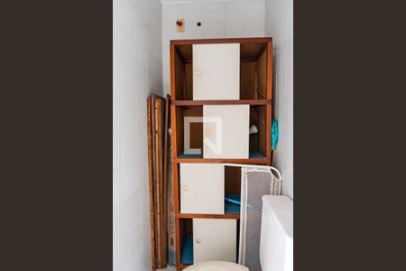 Apartamento à venda com 90m², 4 quartos e 2 vagas Apartamento à venda com 90m², 4 quartos e 2 vagasBanheiro de serviço