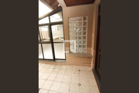 Casa à venda com 150m², 3 quartos e 2 vagas Casa à venda com 150m², 3 quartos e 2 vagasvaranda