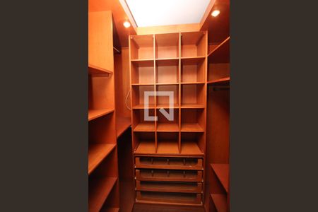 Casa à venda com 150m², 3 quartos e 2 vagas Casa à venda com 150m², 3 quartos e 2 vagasCloset da suíte