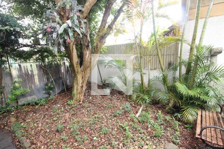 Casa à venda com 150m², 3 quartos e 2 vagas Casa à venda com 150m², 3 quartos e 2 vagasQuintal