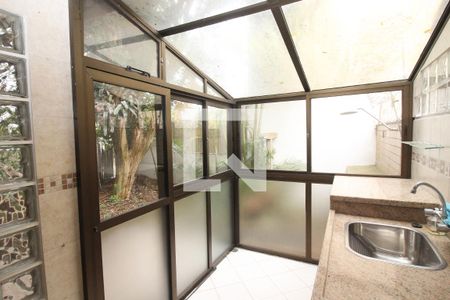 Casa à venda com 150m², 3 quartos e 2 vagas Casa à venda com 150m², 3 quartos e 2 vagasÁrea de Serviço