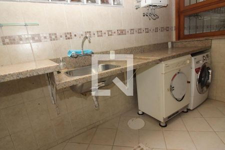 Casa à venda com 150m², 3 quartos e 2 vagas Casa à venda com 150m², 3 quartos e 2 vagasÁrea de Serviço