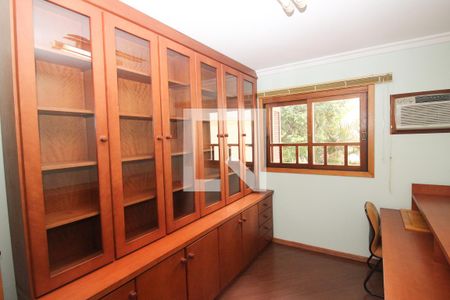 Casa à venda com 150m², 3 quartos e 2 vagas Casa à venda com 150m², 3 quartos e 2 vagasEscritório