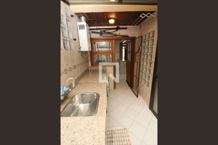 Casa à venda com 150m², 3 quartos e 2 vagas Casa à venda com 150m², 3 quartos e 2 vagasÁrea de Serviço