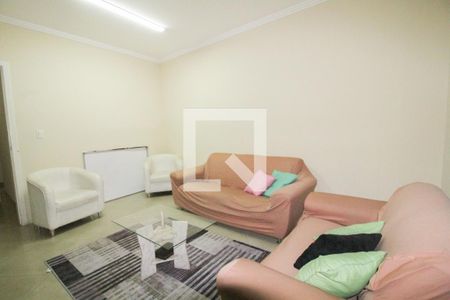 Casa para alugar com 300m², 4 quartos e 2 vagasSala