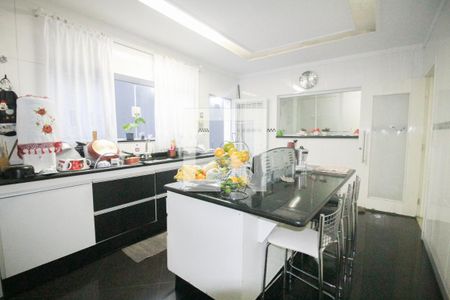 Casa para alugar com 300m², 4 quartos e 2 vagasCozinha