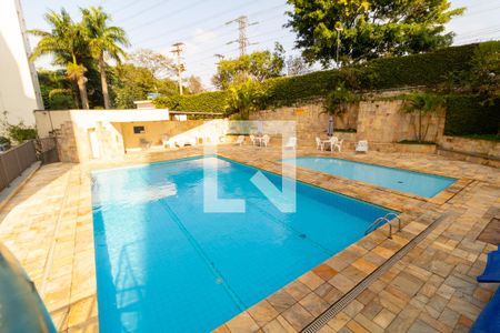 Apartamento à venda com 82m², 3 quartos e 2 vagas Apartamento à venda com 82m², 3 quartos e 2 vagasÁrea comum - Piscina