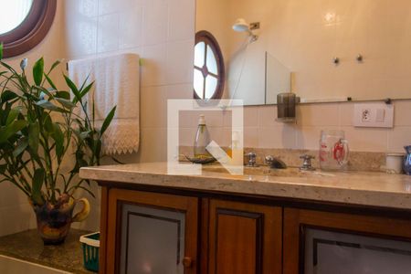 Casa à venda com 420m², 6 quartos e 1 vagaBanheiro da Suíte 2