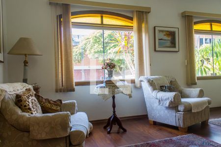 Casa à venda com 420m², 6 quartos e 1 vagaSala de Estar