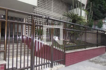 Apartamento à venda com 72m², 2 quartos e 1 vagaFachada