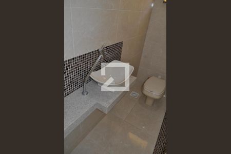 Casa à venda com 250m², 4 quartos e 2 vagasLavabo