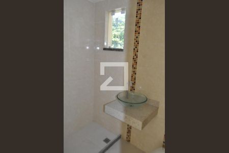 Casa à venda com 250m², 4 quartos e 2 vagasBanheiro da Suíte