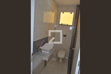 Casa à venda com 250m², 4 quartos e 2 vagasLavabo