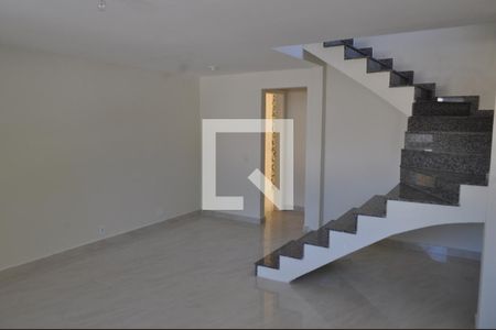 Casa à venda com 250m², 4 quartos e 2 vagasSala 