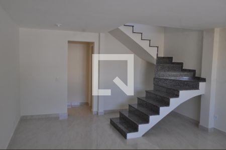 Casa à venda com 250m², 4 quartos e 2 vagasSala 