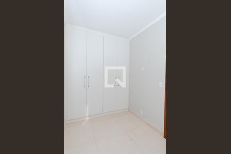 Casa à venda com 250m², 4 quartos e 6 vagasQuarto 2