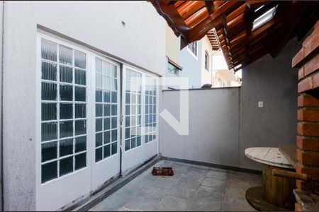 Casa à venda com 250m², 4 quartos e 6 vagasChurrasqueira