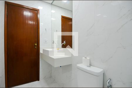 Casa à venda com 250m², 4 quartos e 6 vagasBanheiro da Suíte