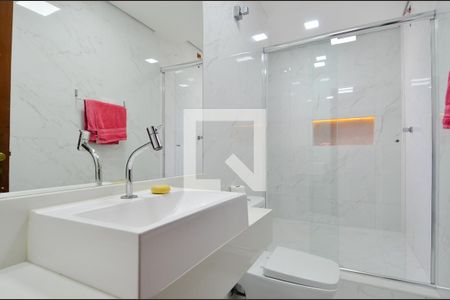 Casa à venda com 250m², 4 quartos e 6 vagasBanheiro da Suíte