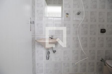 Casa à venda com 140m², 3 quartos e 2 vagas Casa à venda com 140m², 3 quartos e 2 vagasBanheiro de Serviço