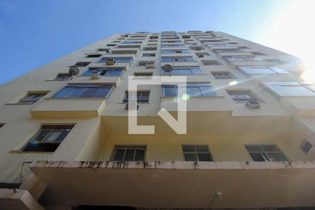 Apartamento à venda com 42m², 1 quarto e sem vaga Apartamento à venda com 42m², 1 quarto e sem vagaFachada do Prédio